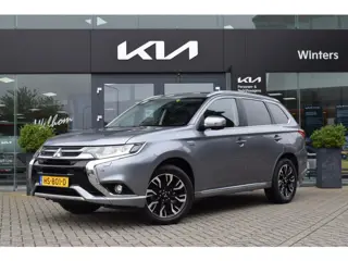 Mitsubishi Outlander 2.0 PHEV instyle | Trekhaak | Stuur + Stoelverwarming | Navigatie | Camera | Le