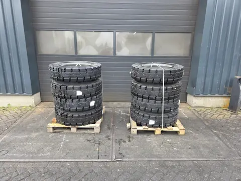 masieve band solid tyre