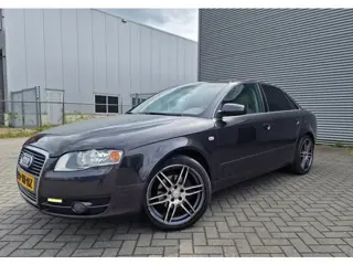 Audi A4 Limousine 2.0 Pro Line AUTOMAAT NAVI PSENSOR TREKHAAK 2 X SLEUTELS