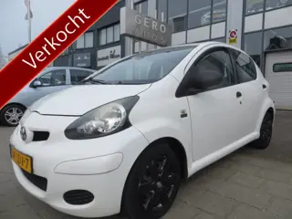 Toyota Aygo 1.0-12V Access 5 deurs airco nw apk (bj 2010)