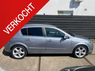 Opel Astra 1.6 Selection AUTOMAAT/AIRCO/SPORT&START STOP SYSTEEM/NIEUWE APK!