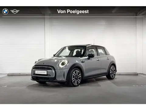 MINI 5-deurs Cooper Business Edition | Panoramadak | Sportstoelen | Parkeersensoren