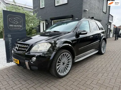 Mercedes-Benz M-klasse AMG 63 met 22 inch velgen