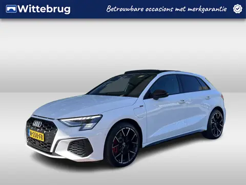 Audi A3 Sportback 45 TFSI 245pk S edition Competition / Panorama dak / Matrix LED / Bang & Olufsen /