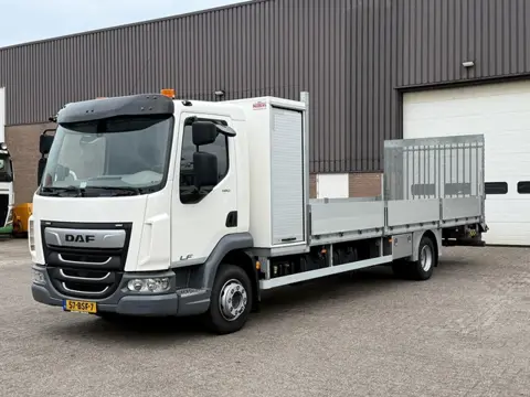 DAF LF 180 FA / Only 15.132 km !! / Oprijwagen Machinetransporter / Lier / Oprijklep /  NIEUWSTAAT !