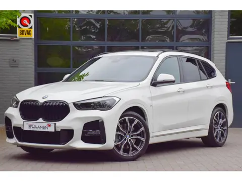 BMW X1 xDrive25i M Sport | Pano | Carplay | Trekhaak | HK