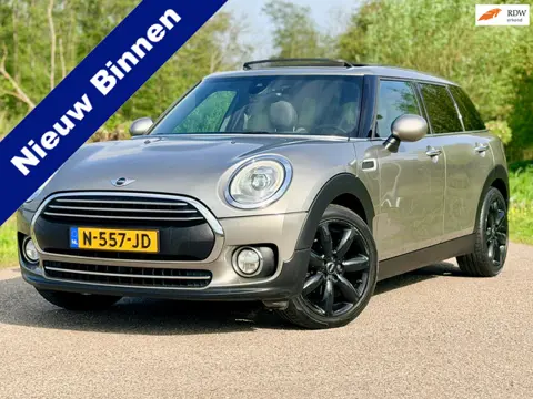 Mini Mini Clubman 1.5 Chili Half Leder Panodak Stoelverwarming Clima PDC Navi Carplay Perfect Onderh