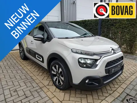 Citroen C3 1.2 PureTech Shine Navi-Carplay Stoelverwarming Led Bi-Tone Nieuwe Distributieriem