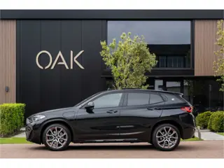 BMW X2 xDrive25e Aut. | M-Sport | Navi | Panorama | Leder | Camera | 19"LM | Saphire Zwart