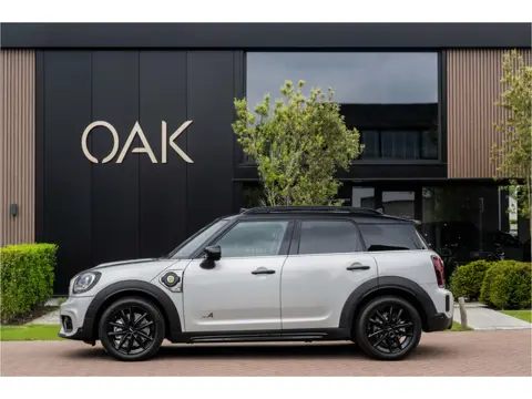 MINI Countryman 1.5 Cooper SE Hybride ALL4 JCW-Trim | Navigatie | Panorama | Half Leder | Camera | H