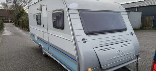 ACE Type:Vacancy 511 cdl stapelbed Deze 5-persoons caravan