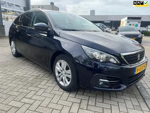 Peugeot 308 SW 1.2 PureTech Blue Lease Executive