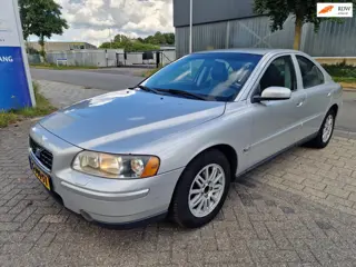 Volvo S60 2.4 Sports Edition, Apk, Nap, Zeet goed rijdend, Inruil mogelijk.
