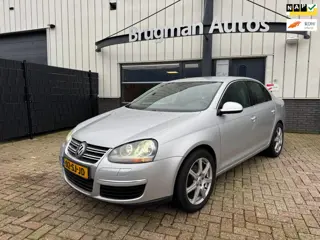 Volkswagen Jetta 2.0 FSI Comfortline