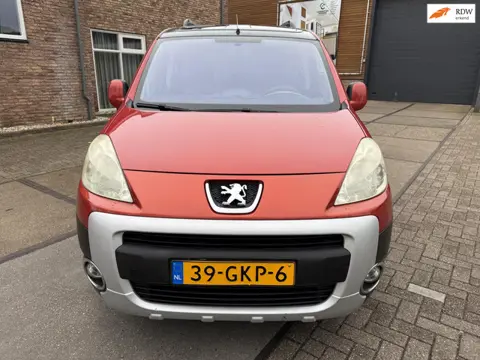 Peugeot Partner Tepee 1.6 Outdoor apk gekeurd