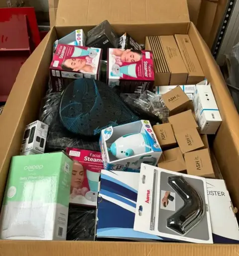 Mix-partij handel. 250 Nieuwe artikelen in diverse dozen.