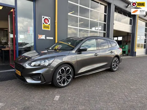 Ford Focus Wagon 1.5/182 pk AUTOMAAT ST Line Business CAM NAV ECC LMV 18Inch Bicolor