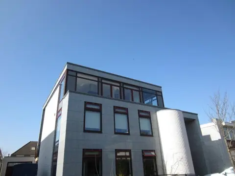 Woning aan de De Warren te Amstelveen