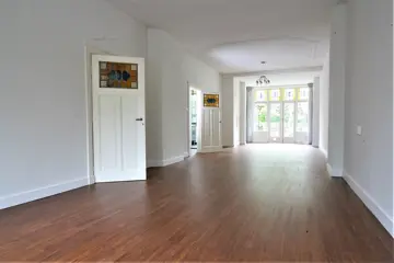 Woning aan de Van Imhoffplein te Den Haag