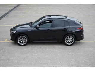 Alfa Romeo Stelvio 2.0 T AWD Veloce Q4 2022