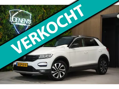 Volkswagen T-ROC 1.5 TSI Active Automaat / CarPlay / Parkeersensoren