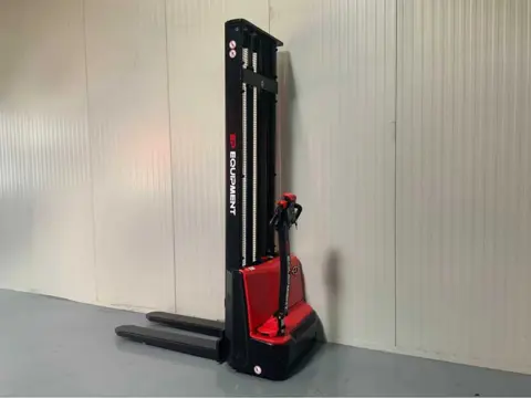 EP EST 4,15 meter - Stapelaar - interne lader (bj 2026)