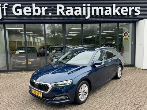 Škoda Octavia Combi 1.0 TSI Ambition*Panoramadak*Trekhaak*LED*Navi*
