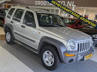 Jeep Cherokee 2.4i Sport Plus Airco, Cruise Control, Trekhaak, Stuurbekrachtiging