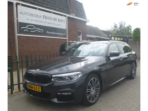 BMW 5-serie Touring 540i xDrive High Executive m-sport black line pano € 33,750