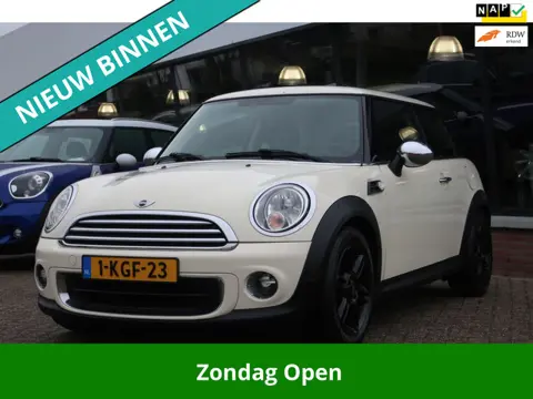 Mini Mini 1.6 One Holland Street NAVI_CRUIS_PDC_LMV.