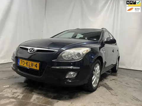 Hyundai I30 CW 1.4i Blue Dynamic Business - Schade