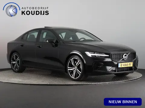 Volvo S60 2.0 Recharge T8 AWD R-Design SOH 98% (Trekhaak / Pano / Camera / H&K / Cruise / Stoel-Stuu