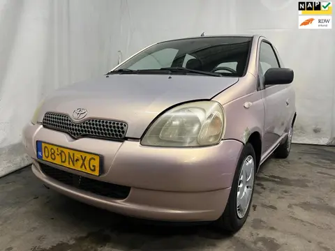 Toyota Yaris 1.3-16V VVT-i Luna - Schade