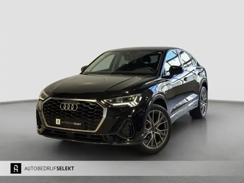 Audi Q3 Sportback 45 TFSI e S-line | 20 inch | LED | Carplay | Dodehoek | Alcantara | Virtual | Stoe