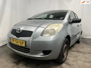 Toyota Yaris 1.0 VVTi Terra - Schade