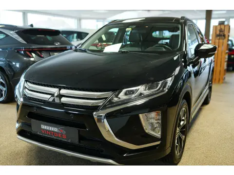 Mitsubishi Eclipse Cross 1.5 DI-T Instyle Leder, Navi, 360Camera, PDC, Lane assist, Dodehoek!