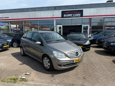 Mercedes-Benz B-klasse 200 AUTOMAAT-PDC-TREKHAAK-NIEUWE APK