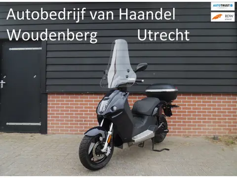 E-Max Bromscooter V120LD+ 10-2020 277km grote actieradius duitse kwaliteit