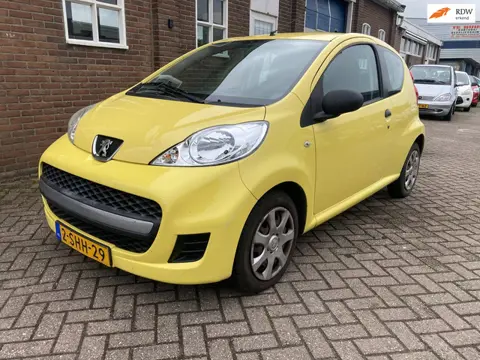 Peugeot 107 1.0-12V XR Bj 2010 facelift model, trekhaak