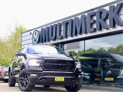 Dodge Ram 1500 5.7 V8 4x4 SPORT MARGE/BTW VRIJ BLACK EDITION