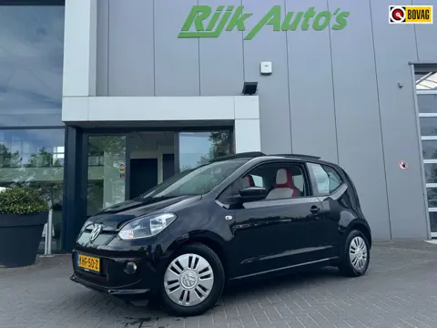 Volkswagen Up! 1.0 high up! * Panoramadak * Cruise Control * Stoelverwarming