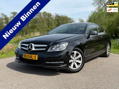 Mercedes-Benz C-klasse Coupé 180 / Automaat / NL Auto / NAP / Climate Control / Navigatie /