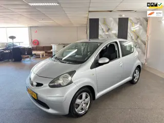 Toyota Aygo 1.0-12V + Apk Nieuw,Automaat,Airco,Carplay,Bluetooth,Navigatie,N.A.P!!