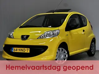 Peugeot 107 1.0-12V XR/ Schuif-Kantel Dak/ Stuurberk/ Radio-CD+AUX/ Airbags/ Deelbare Achterbank/ Bu