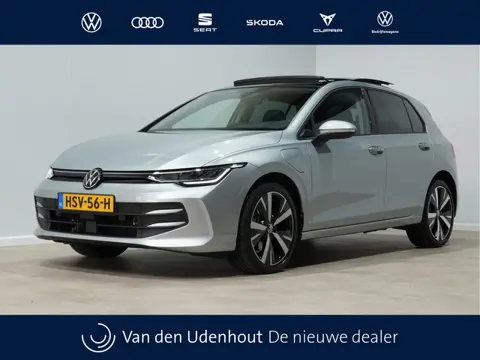 Volkswagen Golf 1.5 eHybrid 204pk Life Edition Panorama Navi via App Camera Massage Acc