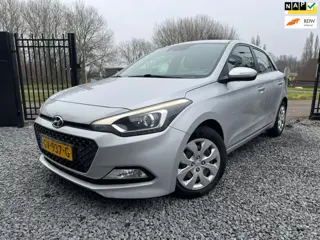 Hyundai I20 1.2 HP i-Motion / Parkeer sensoren / NAP /airco / trekhaak /