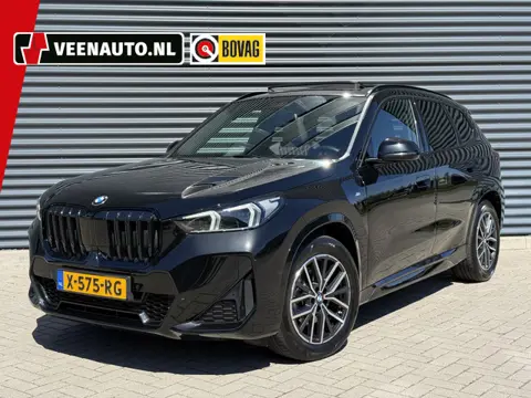 BMW X1 sDrive18i Pano/H&K/Leder/Trekhaak (bj 2024)