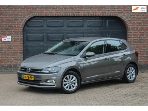 Volkswagen Polo 1.0 TSI Highline - Automaat - ACC - Camera - Trekhaak - Stoelverwarming.