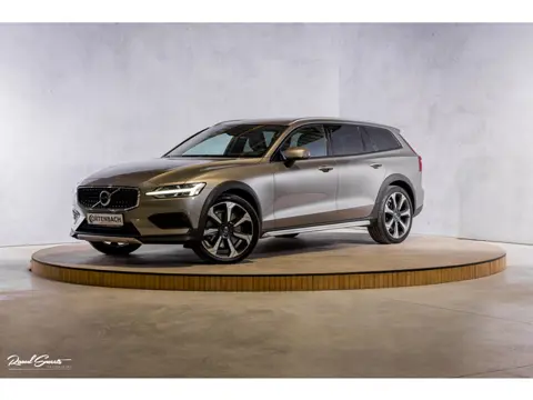 Volvo V60 Cross Country 2.0 T5 AWD Pro | Adaptieve cruise | Harman Kardon | Memory | Blis |
