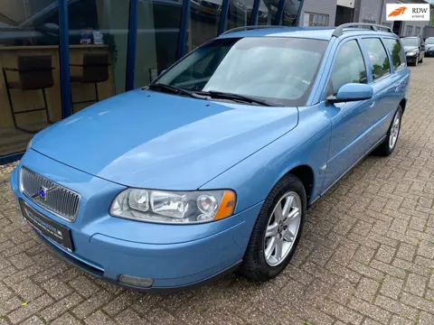 Volvo V70 2.4 Momentum LEER / PDC / TREKHAAK